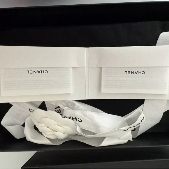 Authentic Chanel Wallet on Chain Quilted Caviar Shoulder Black Silver - Picture 2 of 10